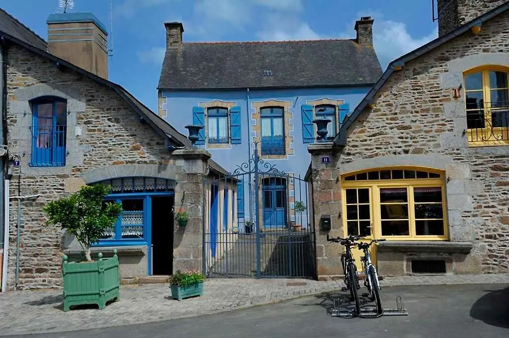 La Petite Maison Bleue Les Portes du Coglais Feriehus