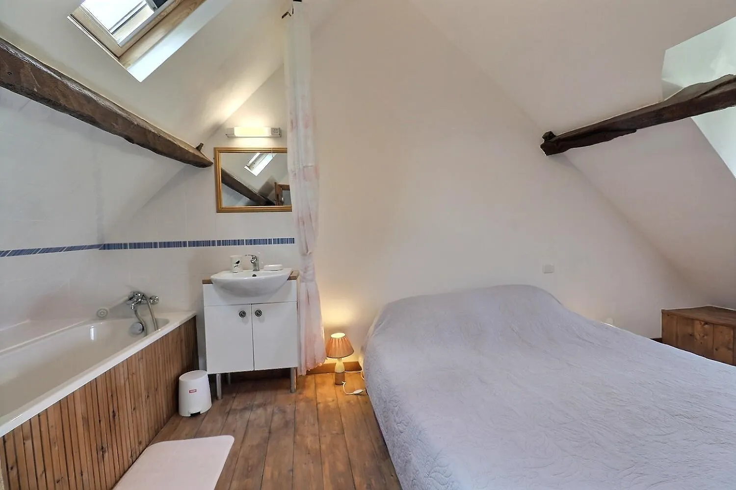 La Petite Maison Bleue Les Portes du Coglais Feriehus