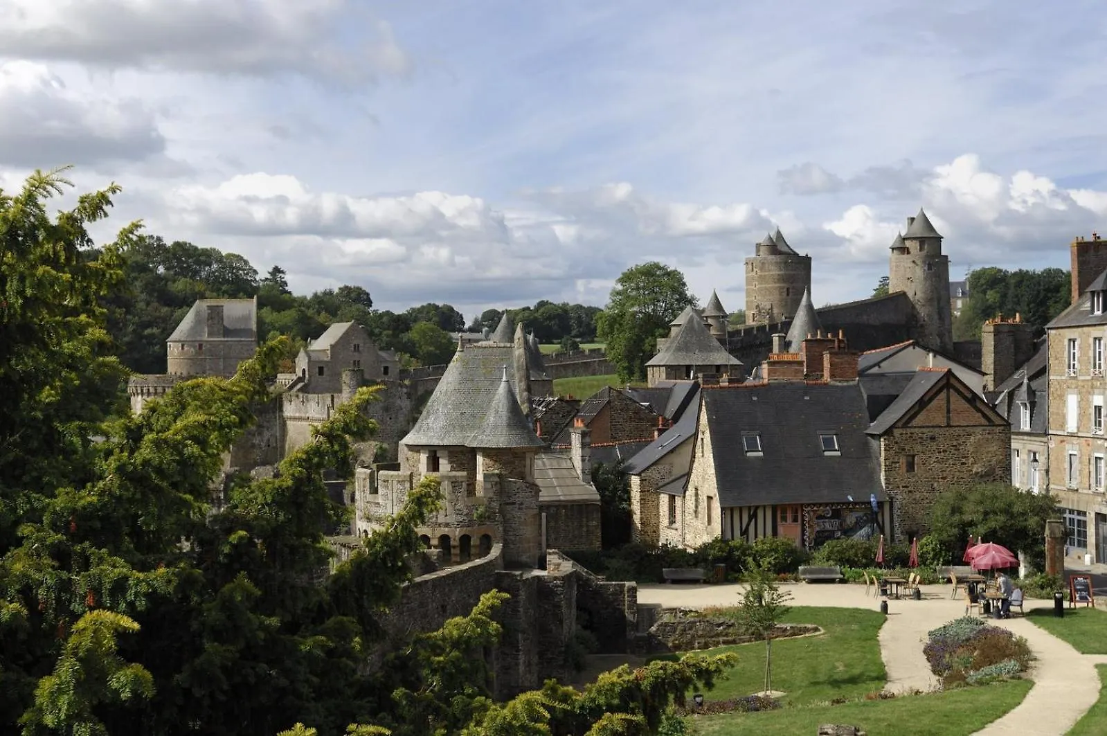 La Petite Maison Bleue Les Portes du Coglais 0*,  Frankrig